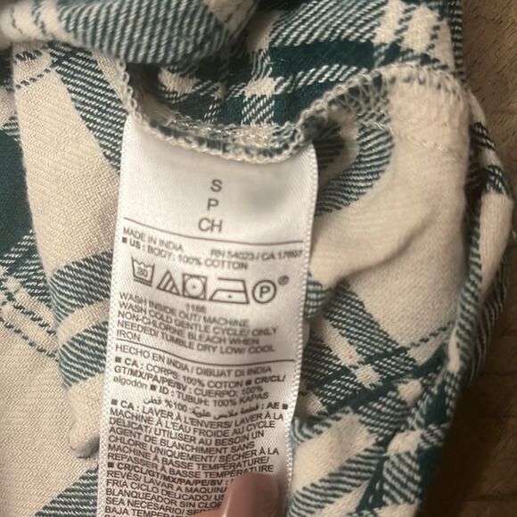 Old navy long sleeve button down/shacket - Picture 3 of 7